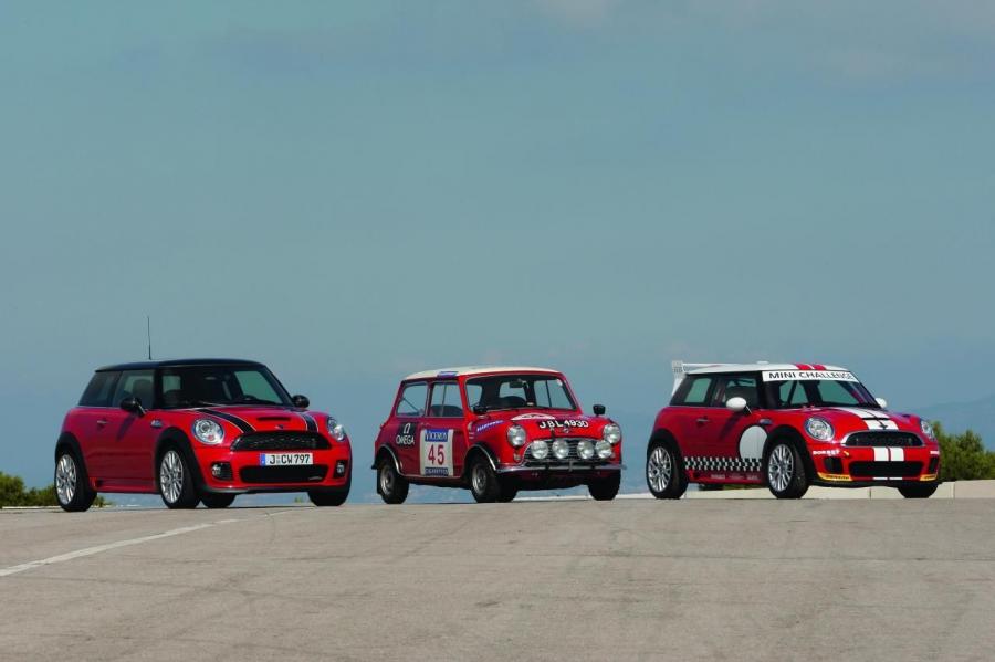  Mini Cooper JCW Clubman 2009 года  (фото 7 из 41)